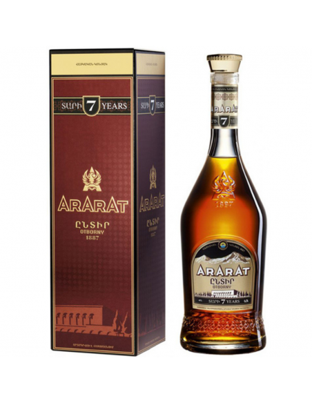 Brandy Ararat Otborny + cutie, 40% alc., 0.7L, 7 ani, Armenia